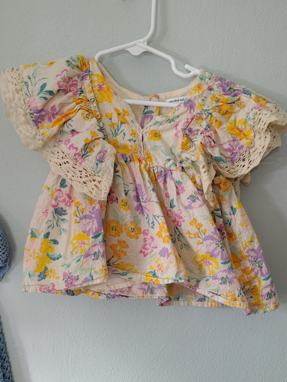 cupcakes & cashmere Floral Lace Flutter Top in Cream, Yellow Purple Pink